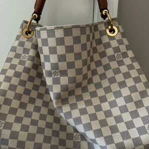 Louis Vuitton White and Gray Shoulder Bag with Checkered Pattern